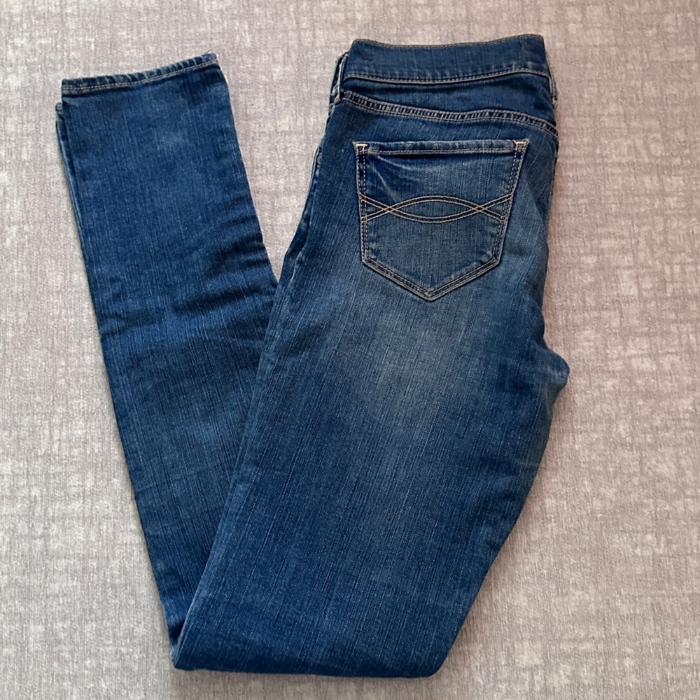 Abercrombie Kids Girl’s Medium Wash Skinny Slim Jeans in Size 16